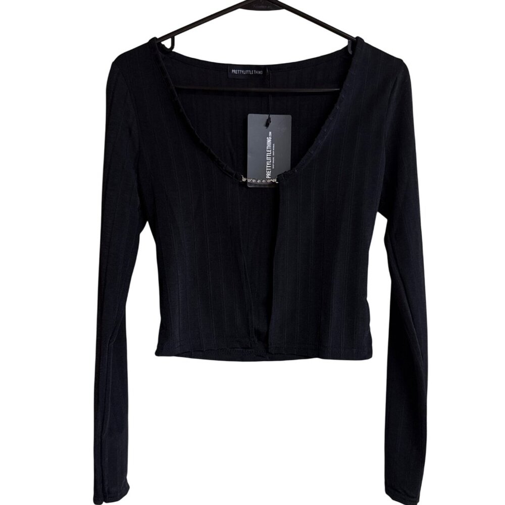 Black Long-Sleeve Ribbed Cropped Top With Chain Detail - PrettyLittleThing - UK
